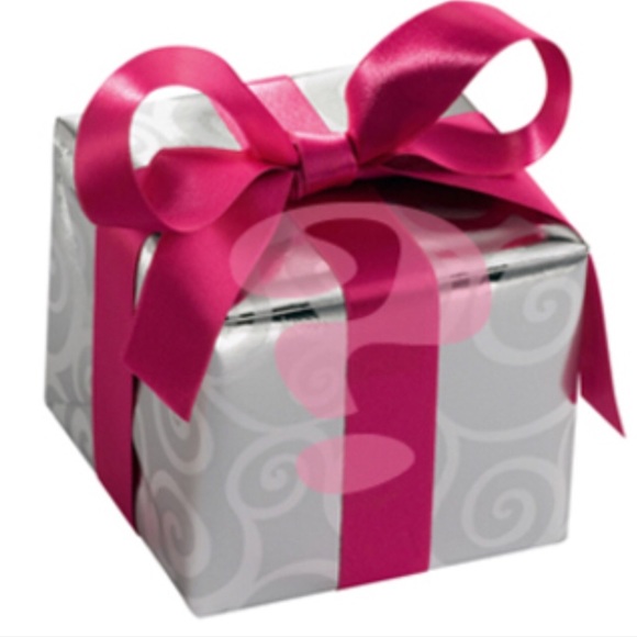 MYSTERY BOX Bundle (5 items) Women’s Clothes Size M L XL - Picture 1 of 1